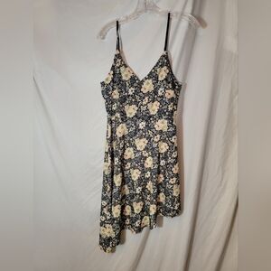 7 Day WKND Sun Dress Size L NWT Flowers Spaghetti Straps